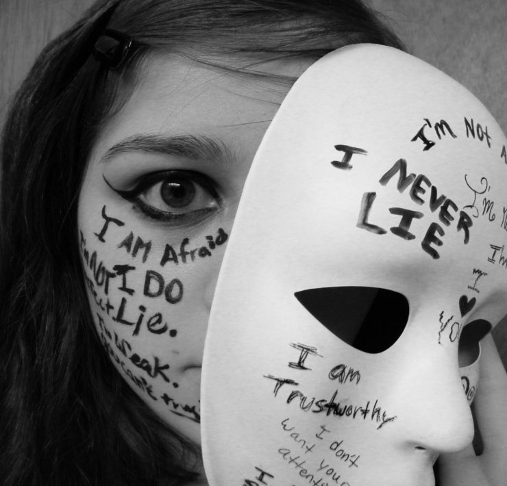 Πώς θα σταματήσεις να παίζεις «κρυφτούλι» με τις αλήθειες σου